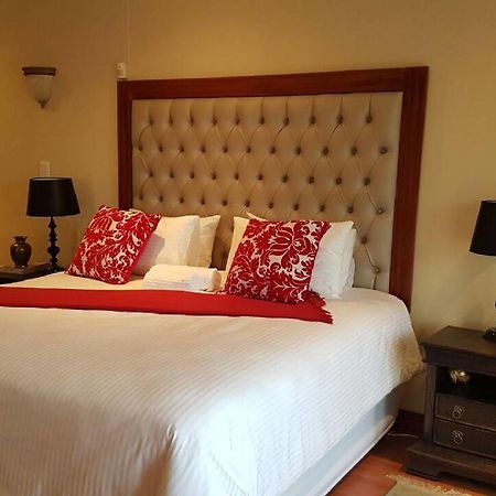 Lily White Guest House Центуріон Екстер'єр фото